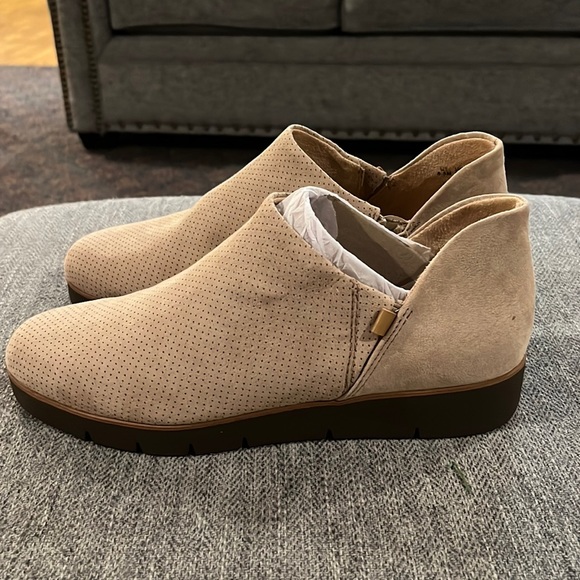 Dr. Scholl's Shoes - Dr. Scholl’s women’s size 8.5M ankle boots